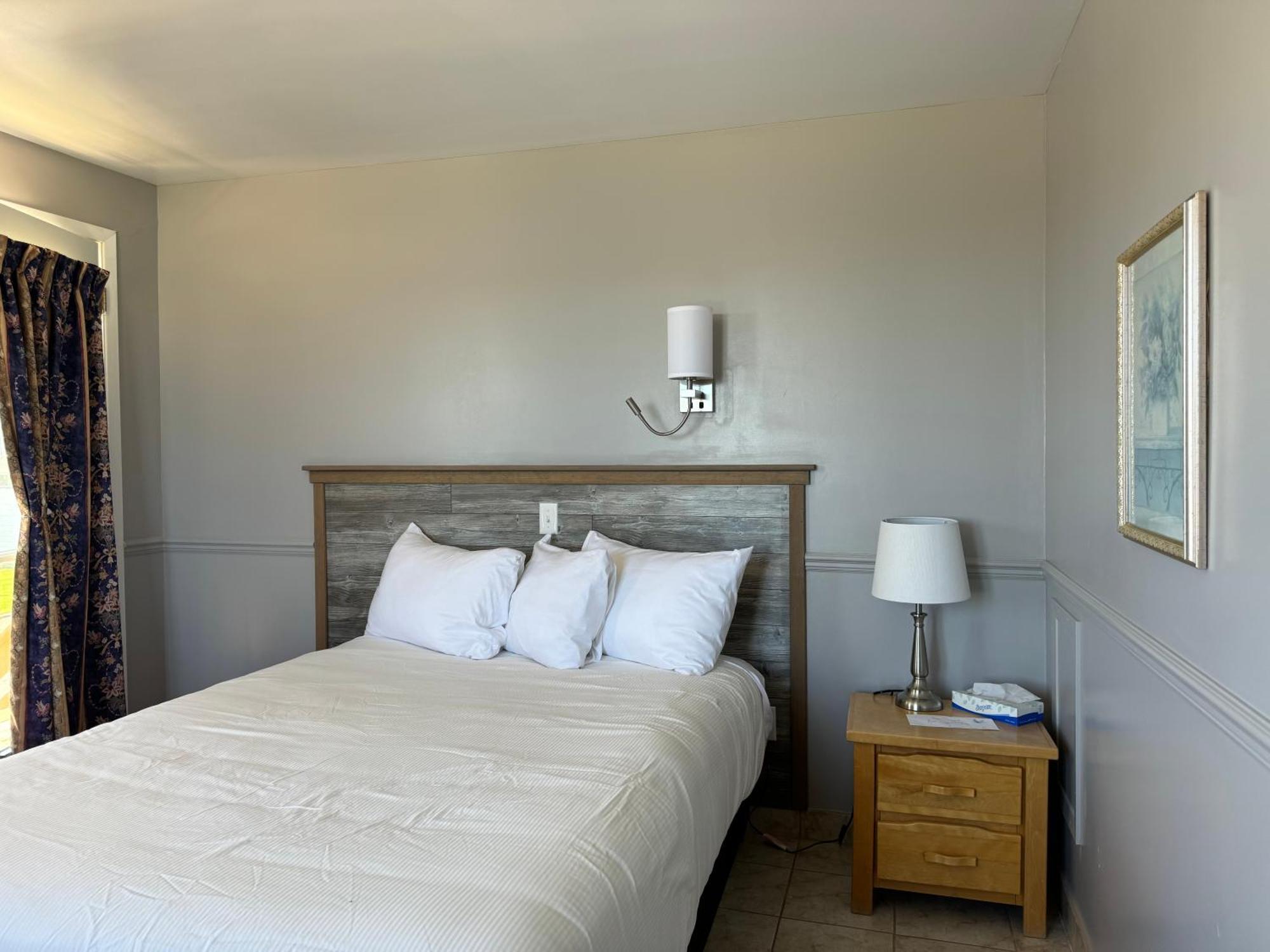 Hotel-Motel Fleur De Lys Perce Eksteriør bilde