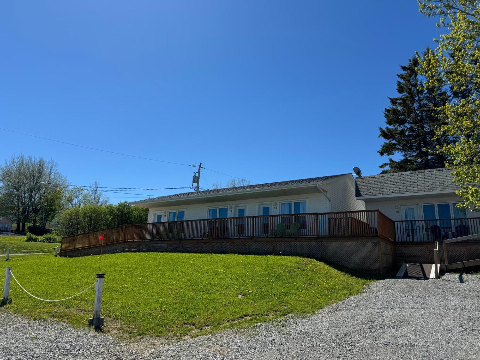 Hotel-Motel Fleur De Lys Perce Eksteriør bilde