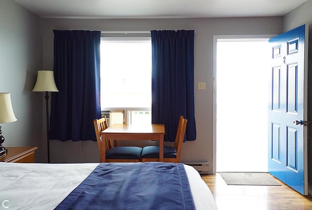 Hotel-Motel Fleur De Lys Perce Eksteriør bilde